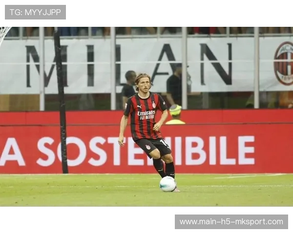 AC米兰青年队训练：体能与传球意识同步提升成为目标